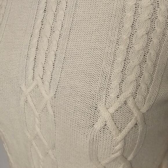 Banana Republic Creme cable knit sweater - Picture 2 of 7
